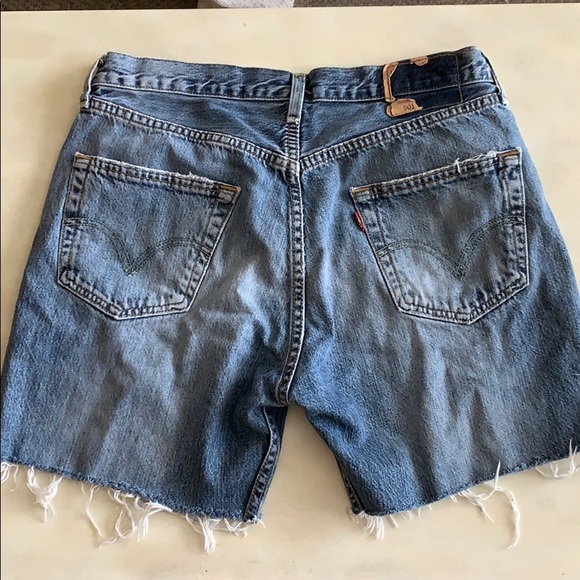 Urban Outfitters Renewal Levi’s Cutoff Shorts - Picture 2 of 2